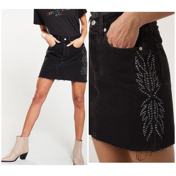 Levi's Premium High-rise deconstructed denim mini skirt Studded Black NWT - Picture 1 of 16